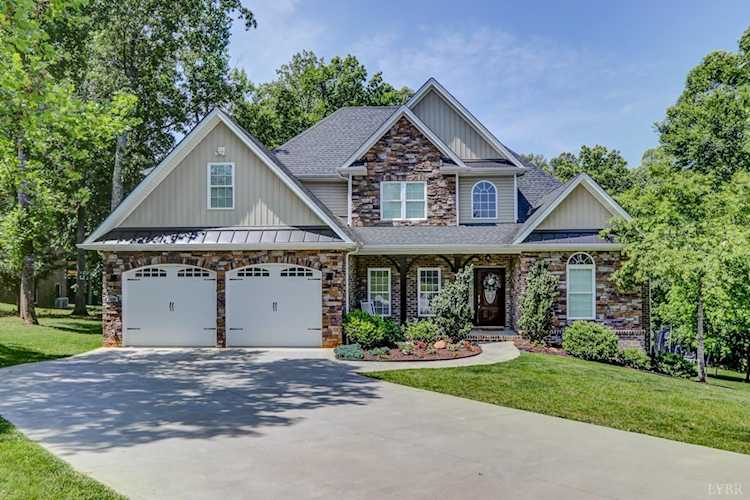 1090 Creek Bend Ln Forest, VA 24551