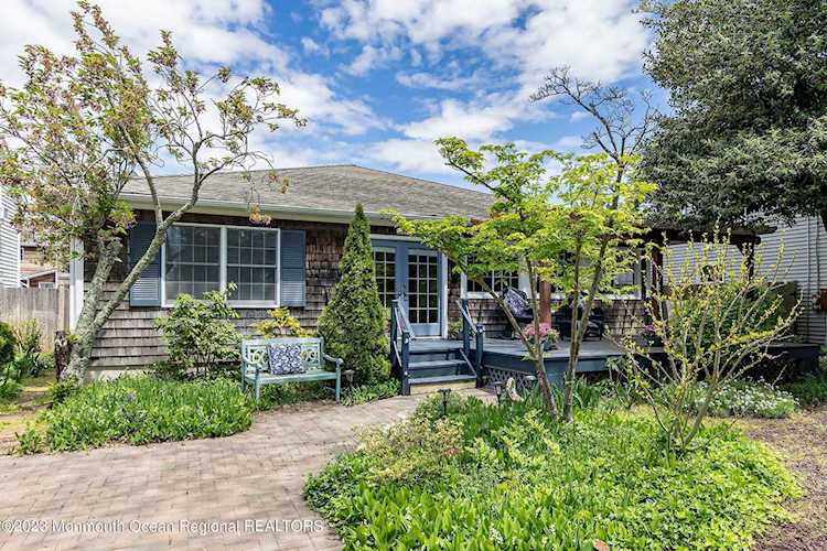 215 Howe St Point Pleasant, NJ 08742 | MLS 22313676 Photo 1