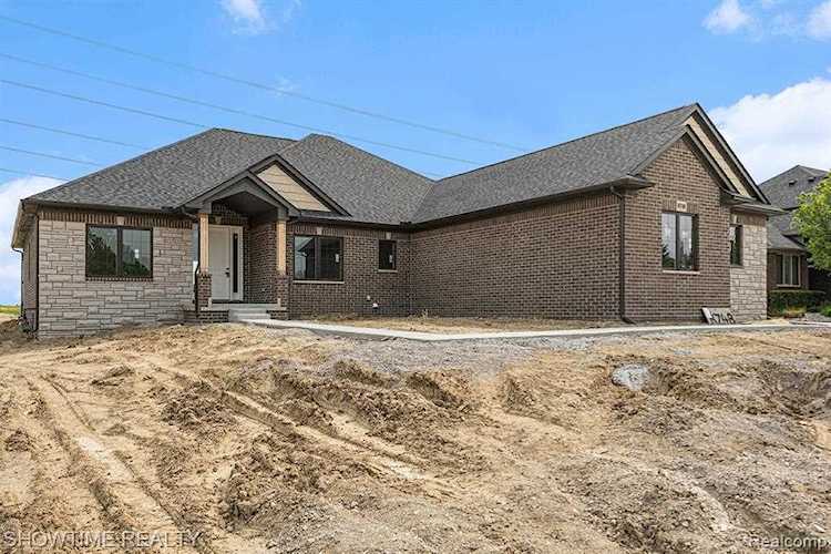 8748 Ridge Washington, MI 48095