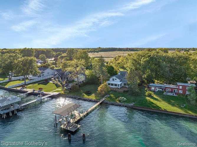7385 S River Rd Cottrellville, MI 48039