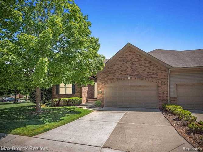 311 Winslow Commerce Twp, MI 48390