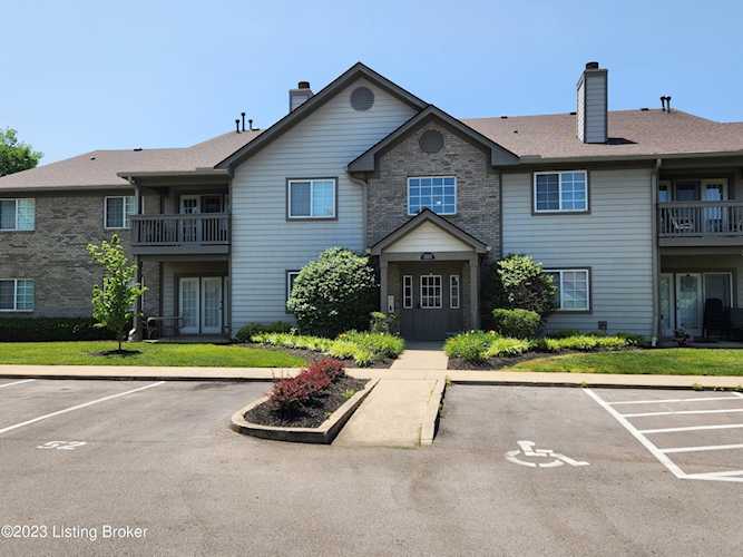 1300 Bee Ln #103 Middeltown, KY 40243 | MLS 1637451 Photo 1