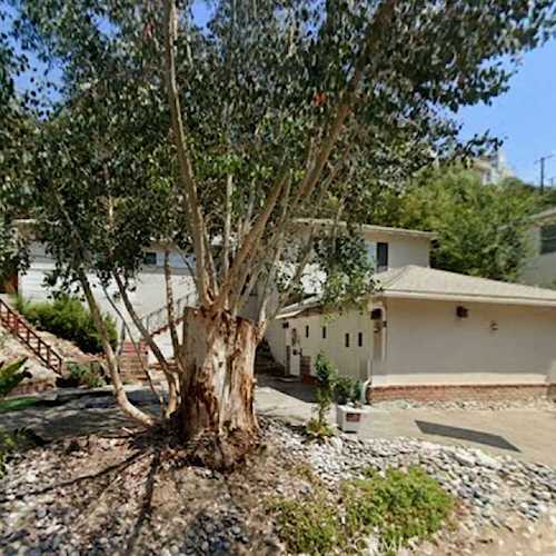 3900 Benedict Canyon Dr Sherman Oaks, CA 91423