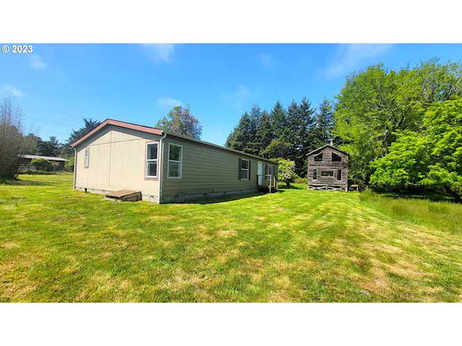88201 Mallory LN Bandon, OR 97411