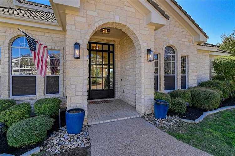 1 Candleleaf CT The Hills, TX 78738