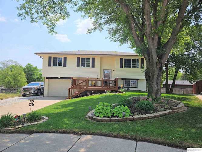 705 W Spruce Circle Ceresco, NE 68017
