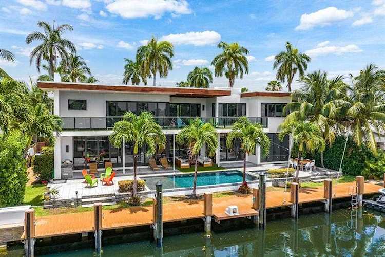 2816 NE 25th Street Fort Lauderdale, FL 33305