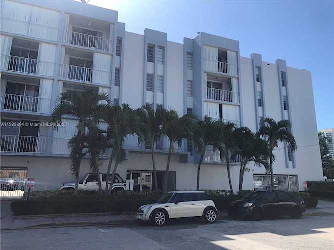 7705 Abbott Ave #204 Miami Beach, FL 33141