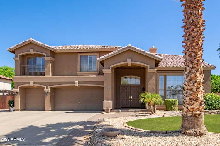 8238 W Electra Lane Peoria, AZ 85383