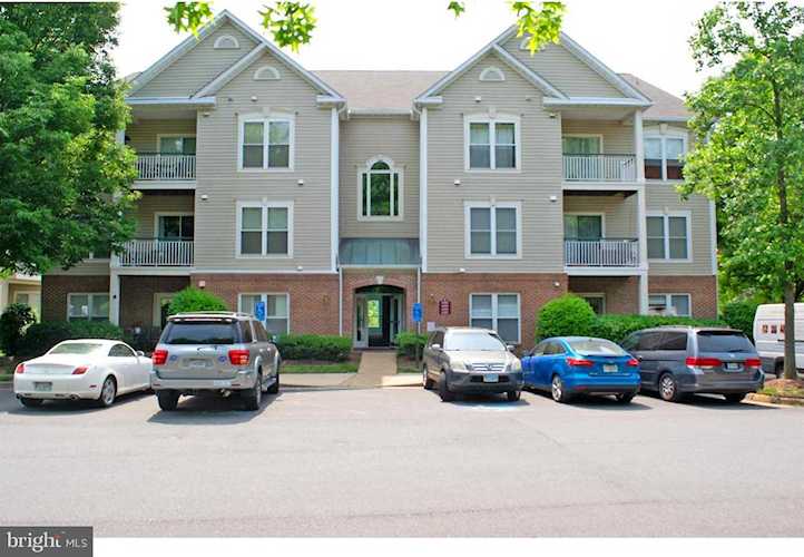 6587 Grange Ln #204 Alexandria, VA 22315