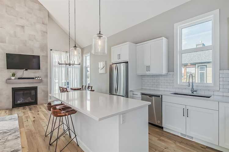 46 Cottageclub Ln Rural Rocky View County, AB T4C 1B1