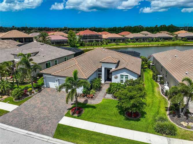 20219 Passagio Dr Venice, FL 34293