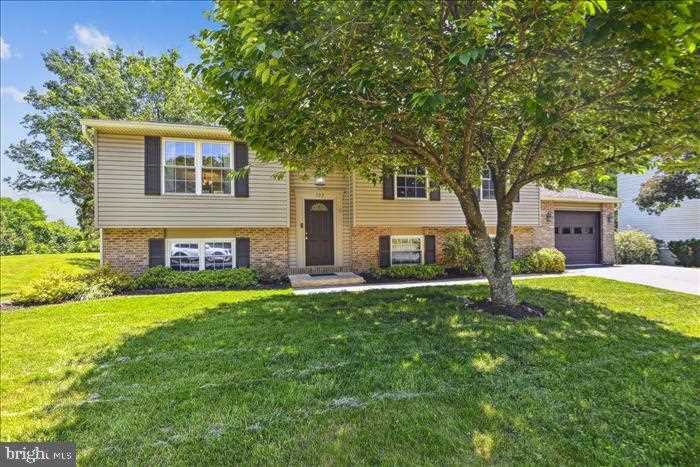 133 Applegate Dr Sterling, VA 20164