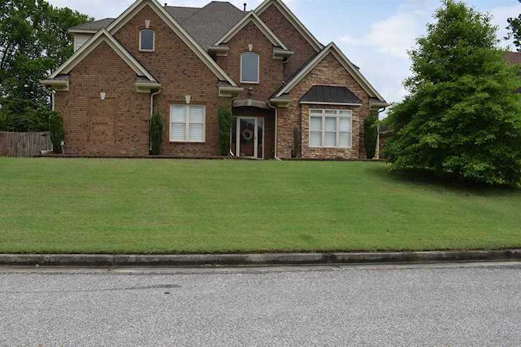 400 Whispering Meadows Dr Oakland, TN 38060