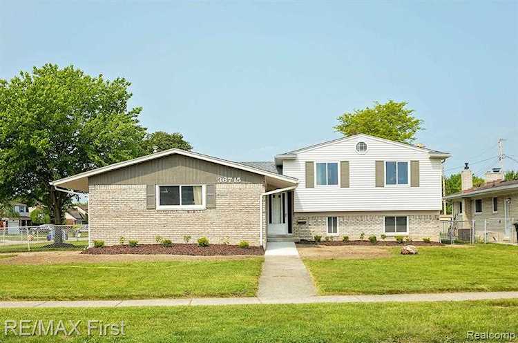 36715 Rowe Sterling Heights, MI 48312