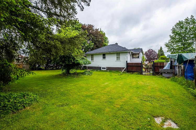 12469 203 Street Maple Ridge, BC V2X 4W3