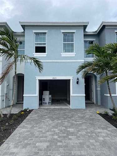 1823 SE Ocean Cove Way #12 Stuart, FL 34996