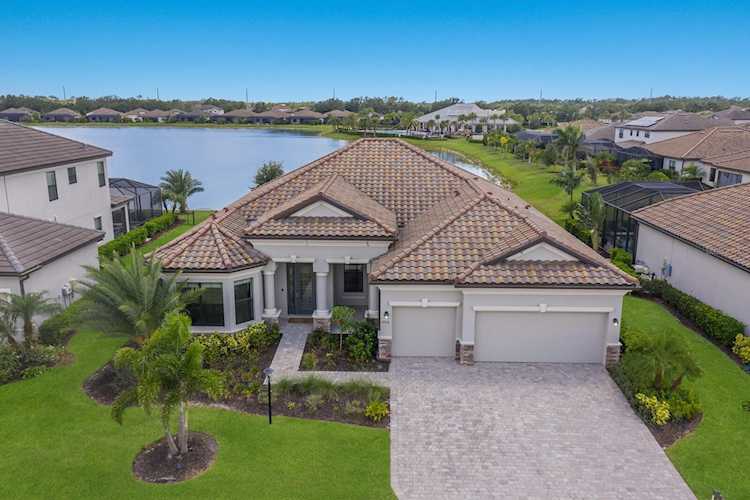 17214 Polo Trl Lakewood Ranch, FL 34211