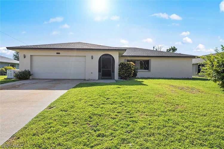 2107 SE 8th Place Cape Coral, FL 33990