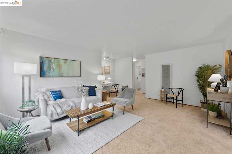 1120 Hollywood Ave #3 Oakland, CA 94602