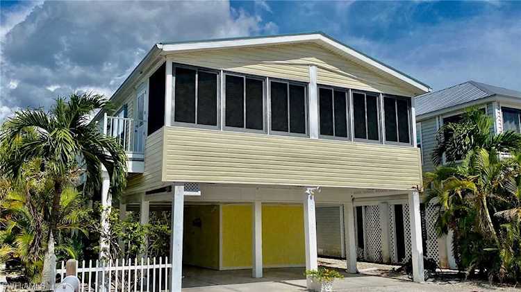 8197 Moyer Ln Bokeelia, FL 33922
