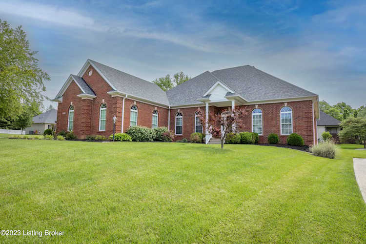 305 Gablewood Cir, Louisville, KY 40245 - Midland Meadows $552,000 Photo 1