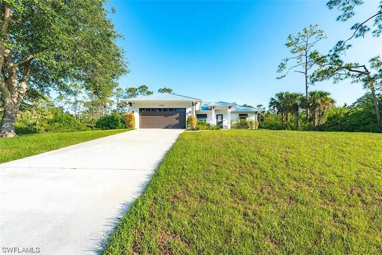 5003 NE Tradewinds Circle Labelle, FL 33935