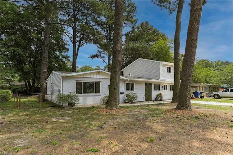 212 Waverly Dr Virginia Beach, VA 23452