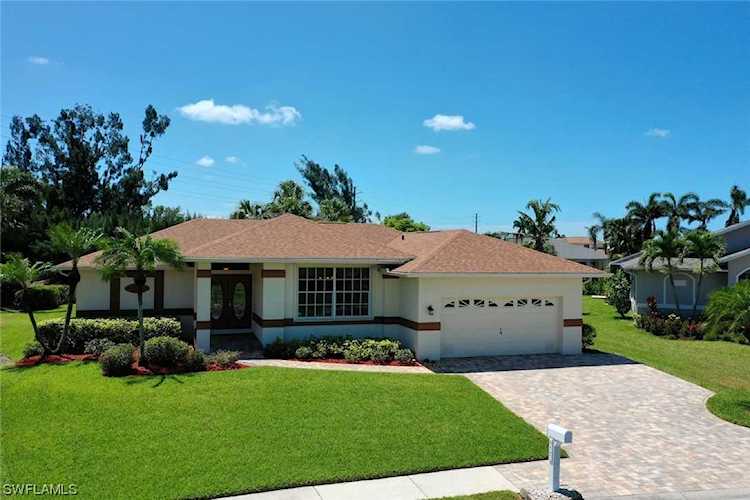 8807 Staghorn Way in FL, Fort Myers Photo 1