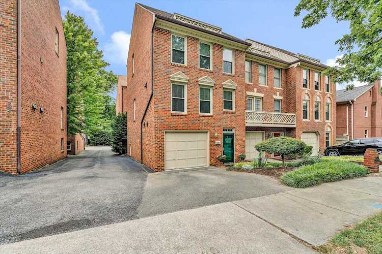 2215 SW Jefferson Roanoke, VA 24014