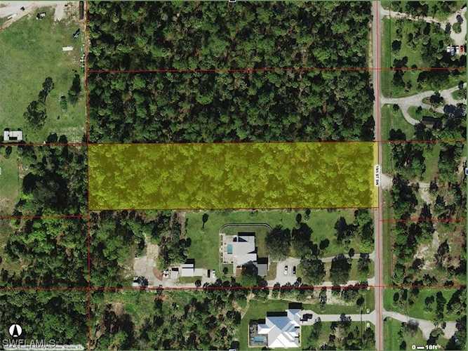 X 15Th St Sw Naples, FL 34117