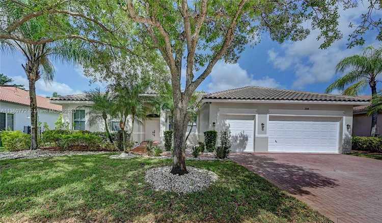 394 SW 159th Ln Pembroke Pines, FL 33027