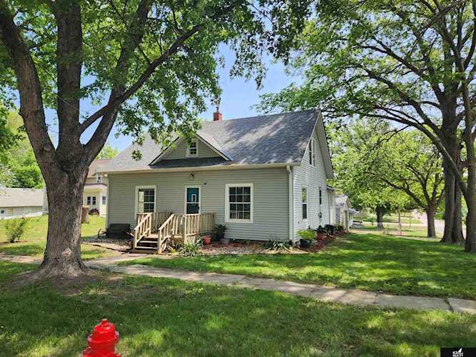 702 Allen St Firth, NE 68358