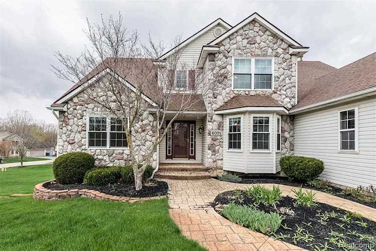 6001 Northbrook Commerce Twp, MI 48382 home for sale, MLS#20230031295 | Dwellings Michigan Real Estate Photo 1