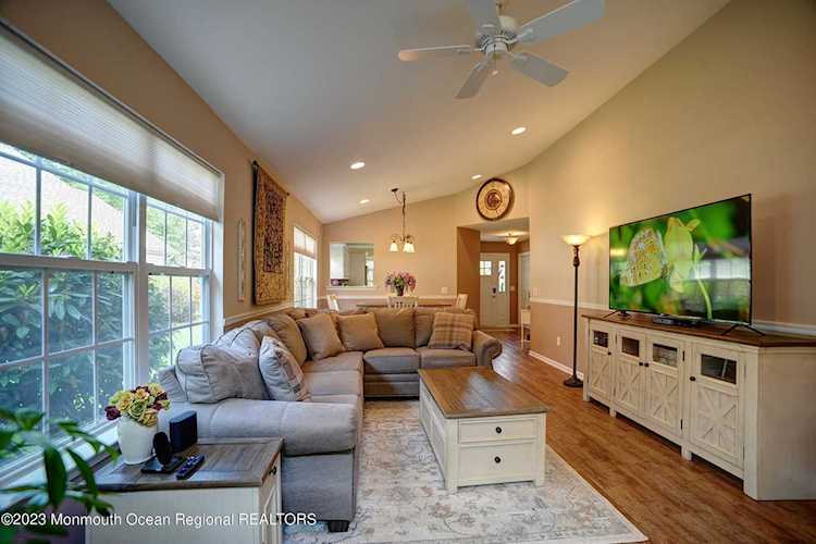 2648 Lancaster Ln Toms River, NJ 08755