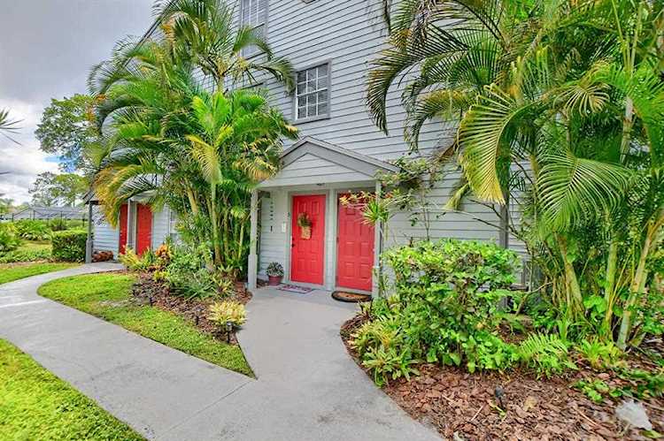 5079 Heatherhill Lane #3 Boca Raton, FL 33486