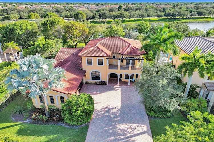 10340 Majestic Ct Parkland, FL 33076