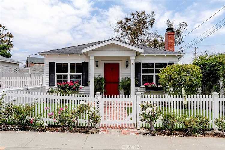 1231 24th St Hermosa Beach, CA 90254