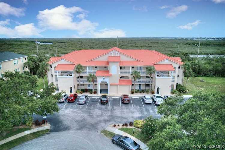 466 Bouchelle Dr #203 New Smyrna Beach, FL 32169
