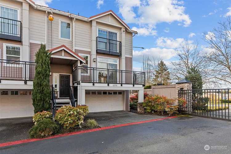 12701 SE 41st Place #323 Bellevue, WA 98006