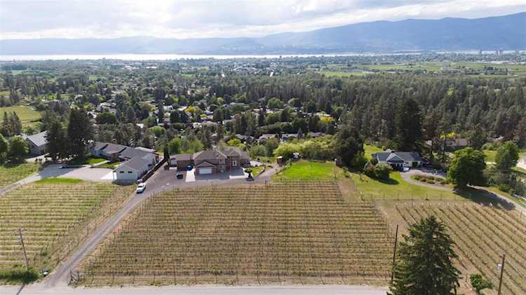 3380 Neid Road Kelowna, BC V1W4H5