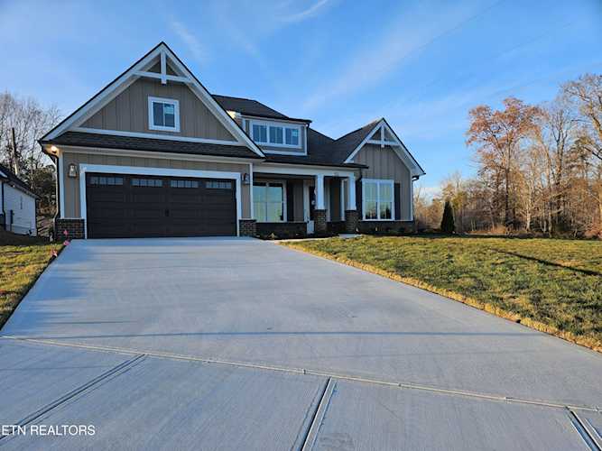 162 Bittersweet Ln Lenoir City, TN 37771