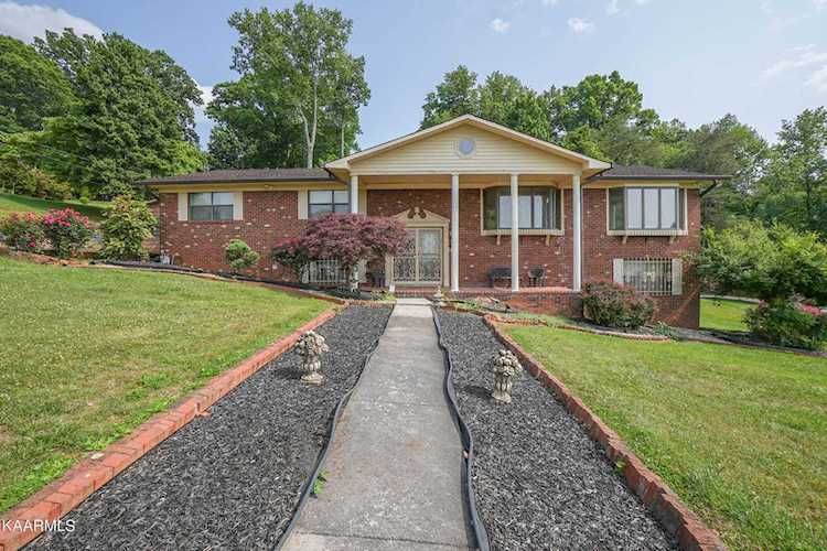 1242 Top Hill Circle Louisville, TN 37777