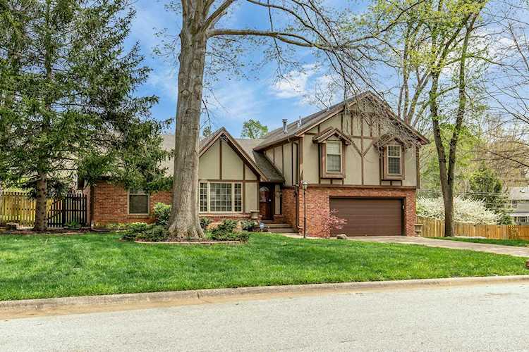 1528 S Forrest Heights Ave Springfield, MO 65809