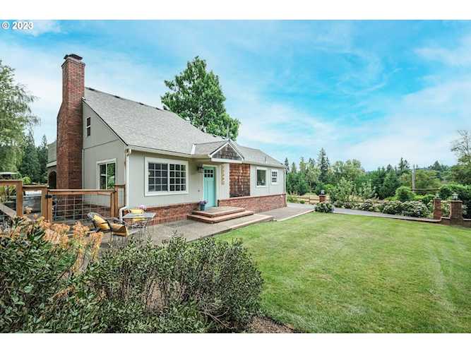 22362 S Grapevine RD West Linn, OR 97068