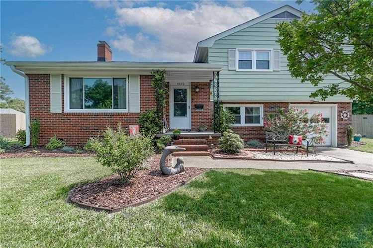 4320 Blackbeard Rd Virginia Beach, VA 23455