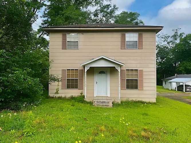 44 N Shelfer St Quincy, FL 32351