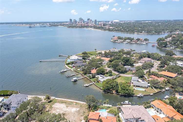 141 Bay Point Dr NE St. Petersburg, FL 33704