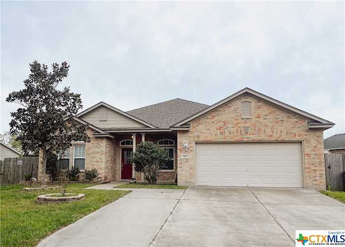 106 Red Oak Ct Victoria, TX 77901