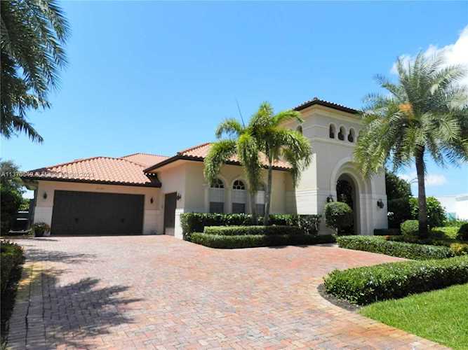 17120 Reserve Ct Southwest Ranches, FL 33331